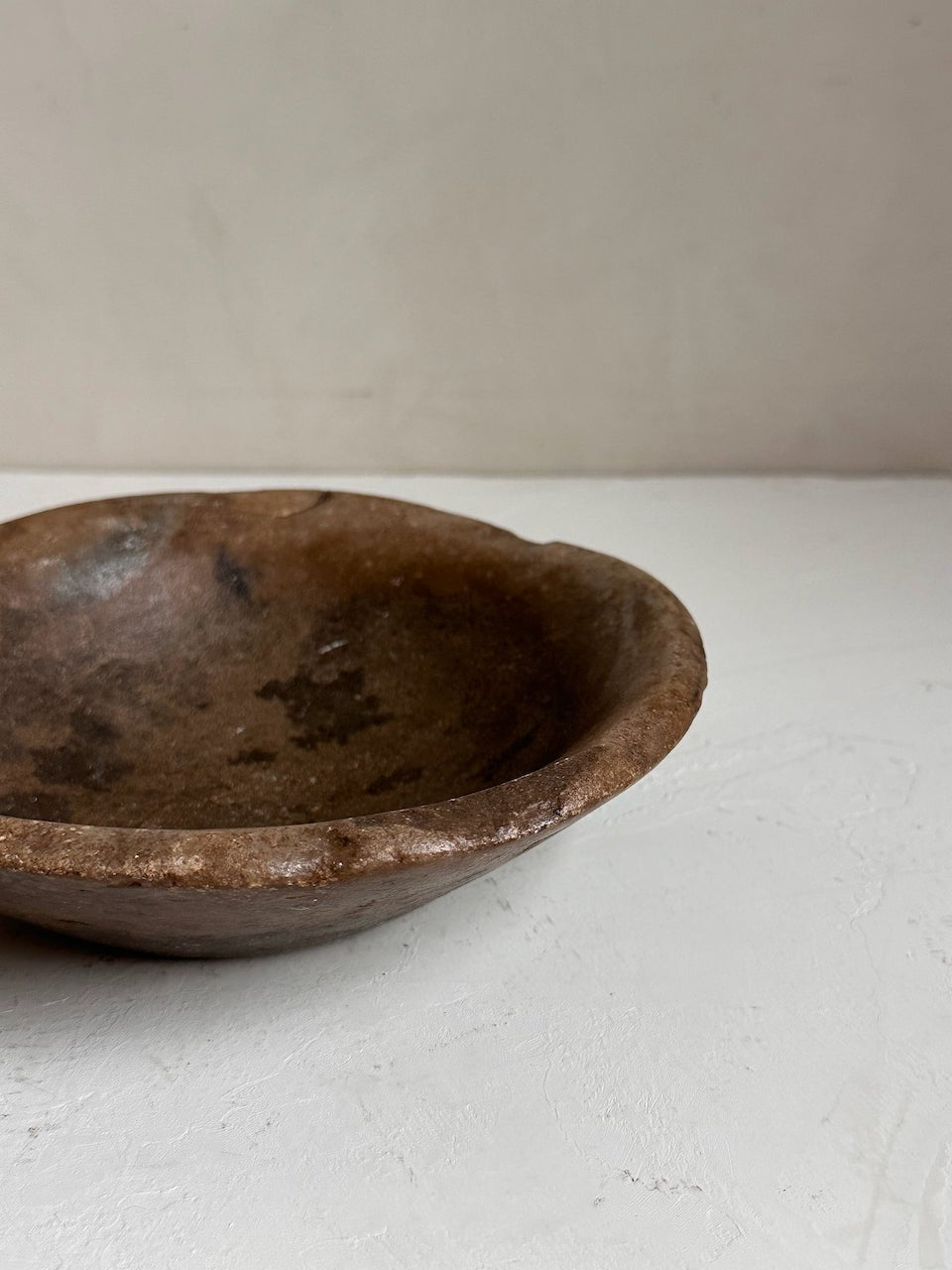 The Corner - Antique Stone plate N° 36 - Table & Kitchenware