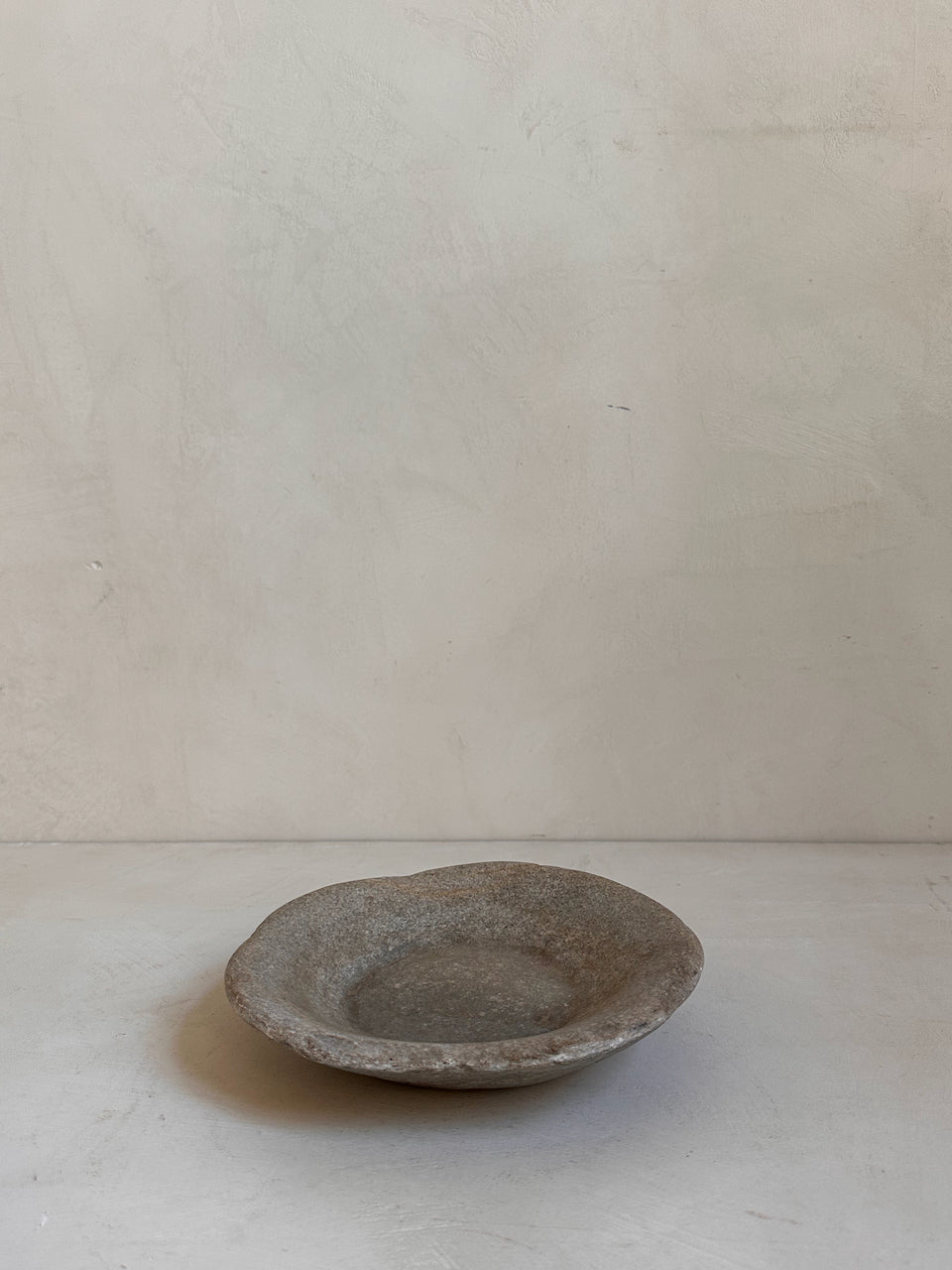 The Corner - Antique Stone plate N° 37 - Table & Kitchenware