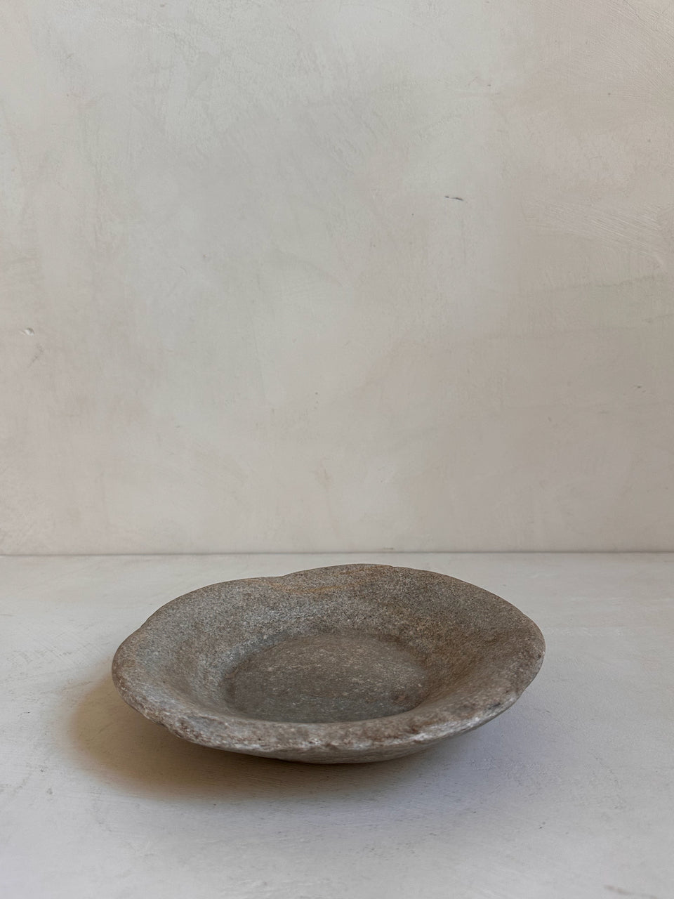 The Corner - Antique Stone plate N° 37 - Table & Kitchenware