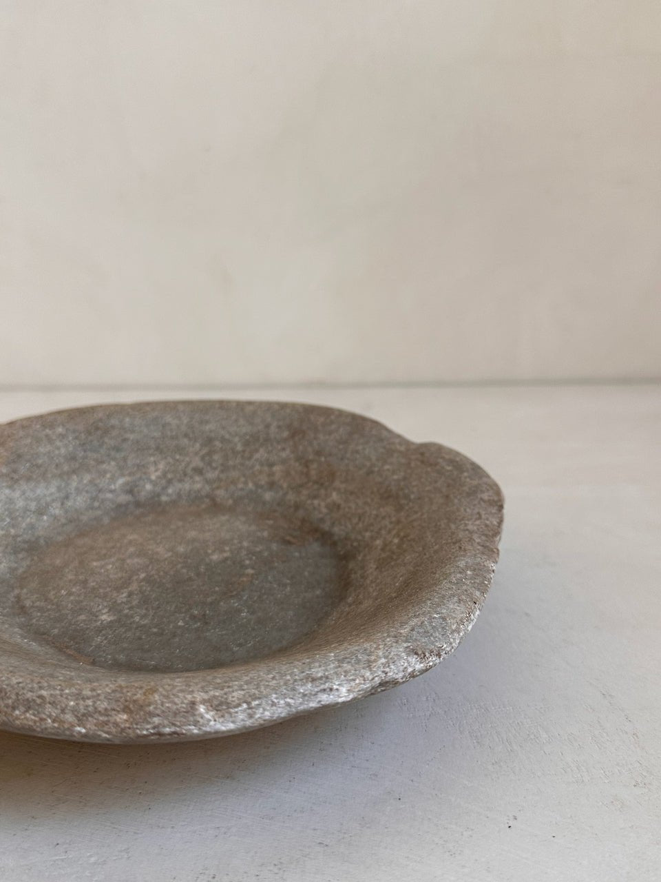 The Corner - Antique Stone plate N° 37 - Table & Kitchenware