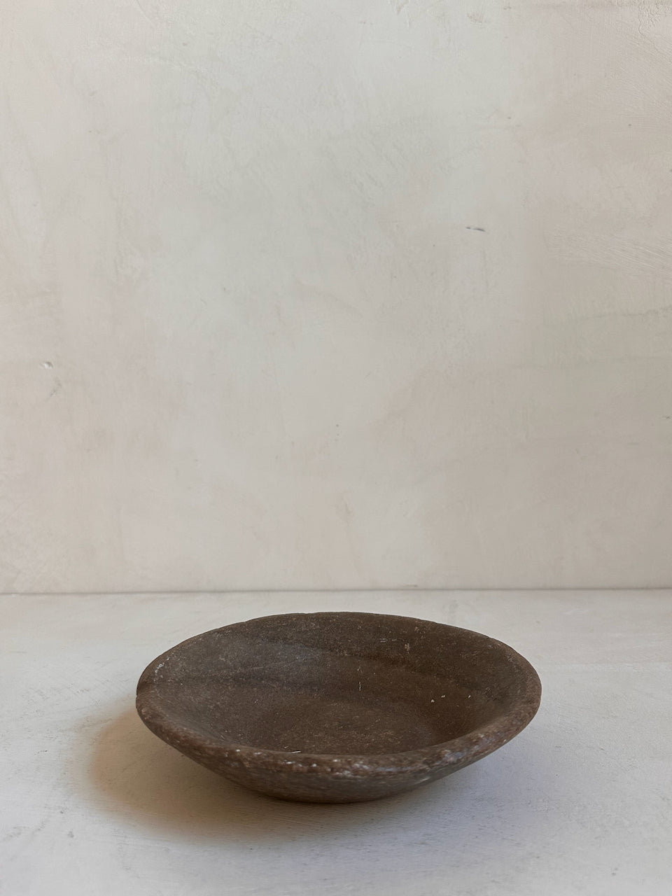 The Corner - Antique Stone plate N° 38 - Table & Kitchenware