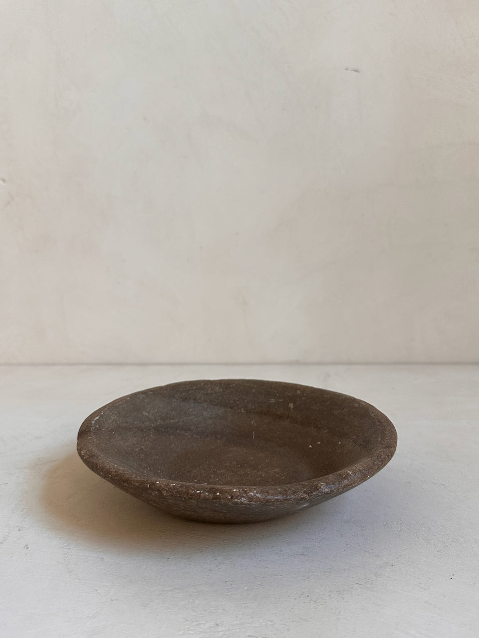 The Corner - Antique Stone plate N° 38 - Table & Kitchenware
