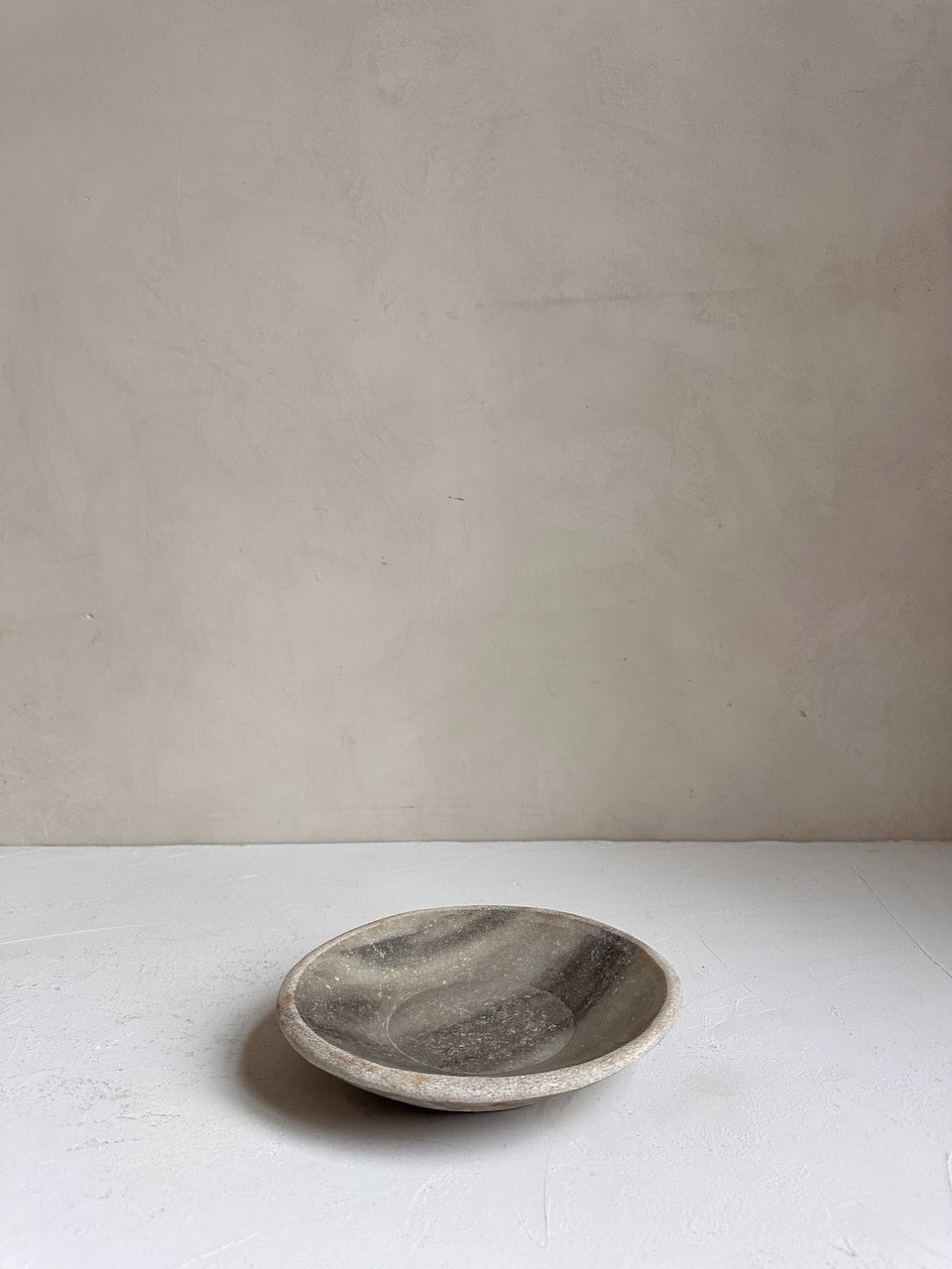 The Corner - Antique Stone plate N° 39 - Table & Kitchenware