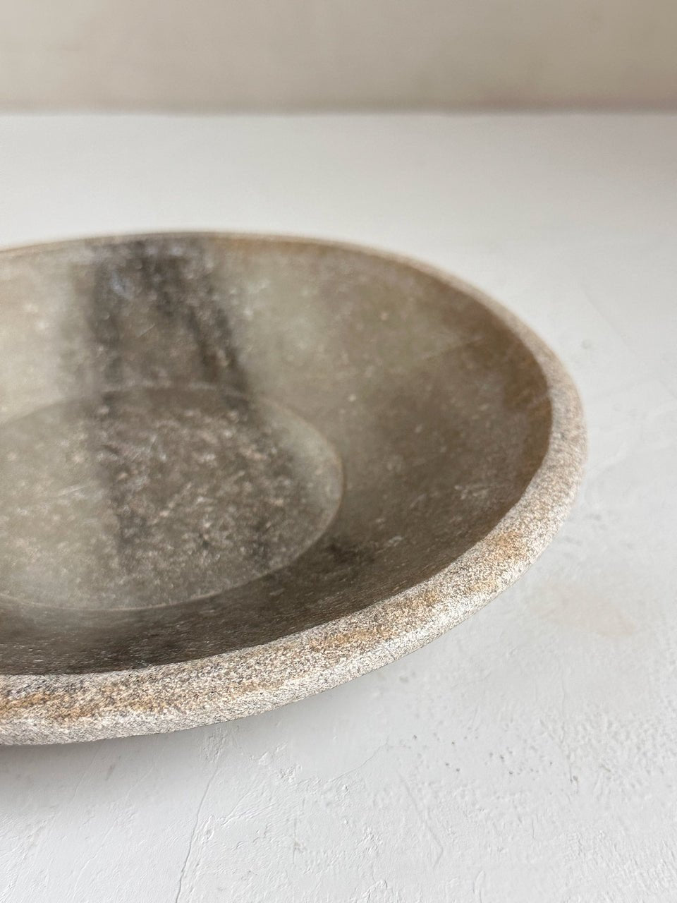 The Corner - Antique Stone plate N° 39 - Table & Kitchenware