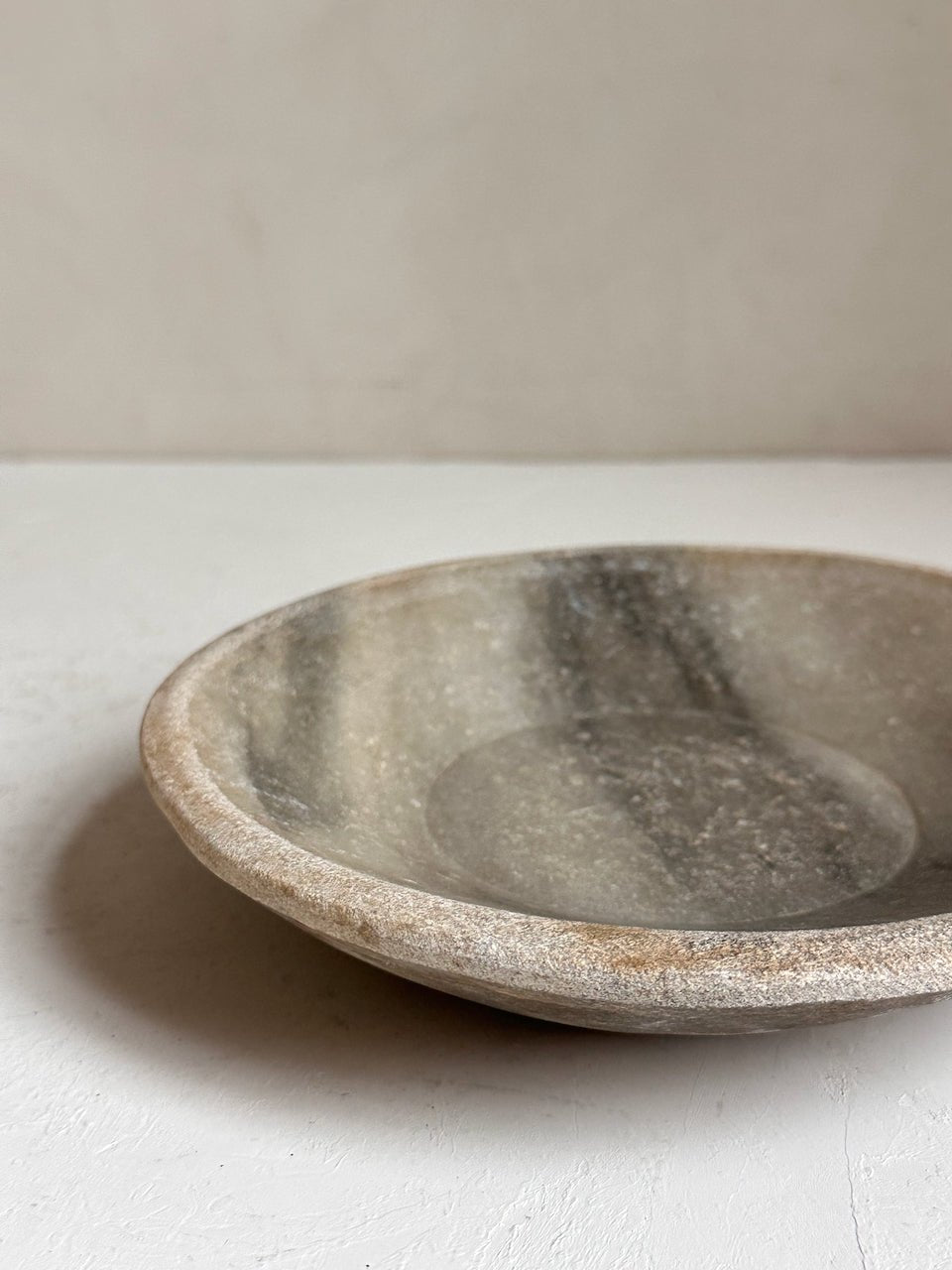 The Corner - Antique Stone plate N° 39 - Table & Kitchenware