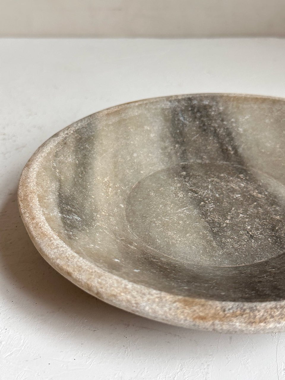 The Corner - Antique Stone plate N° 39 - Table & Kitchenware