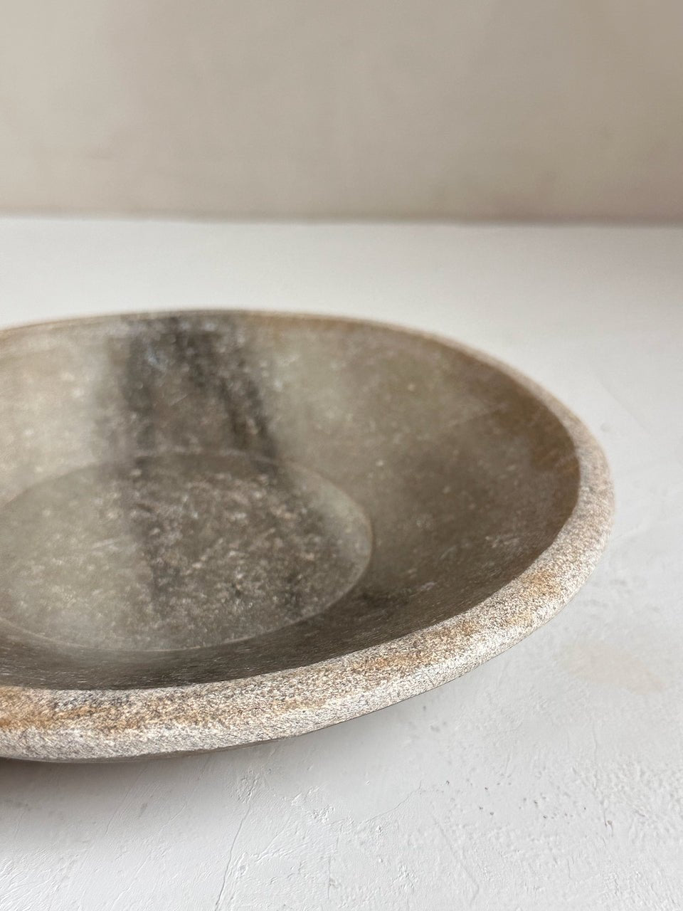 The Corner - Antique Stone plate N° 39 - Table & Kitchenware