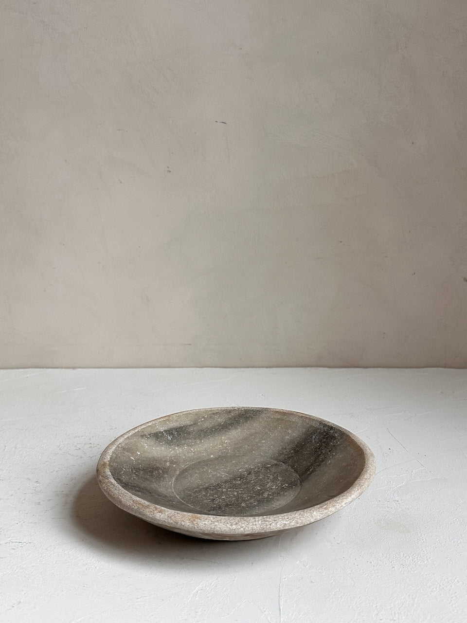 The Corner - Antique Stone plate N° 39 - Table & Kitchenware
