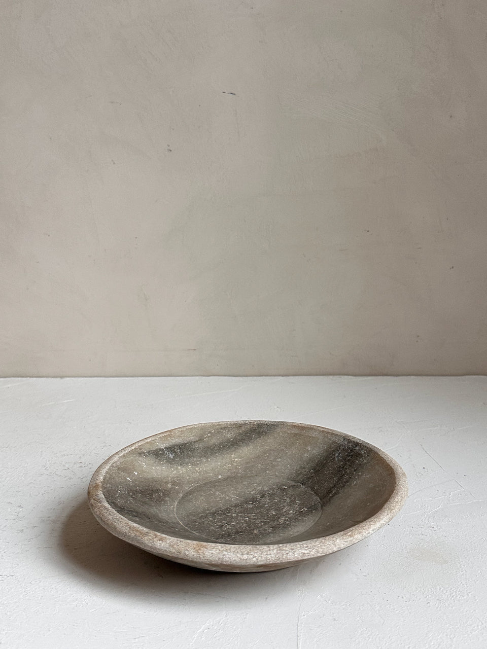 The Corner - Antique Stone plate N° 39 - Table & Kitchenware