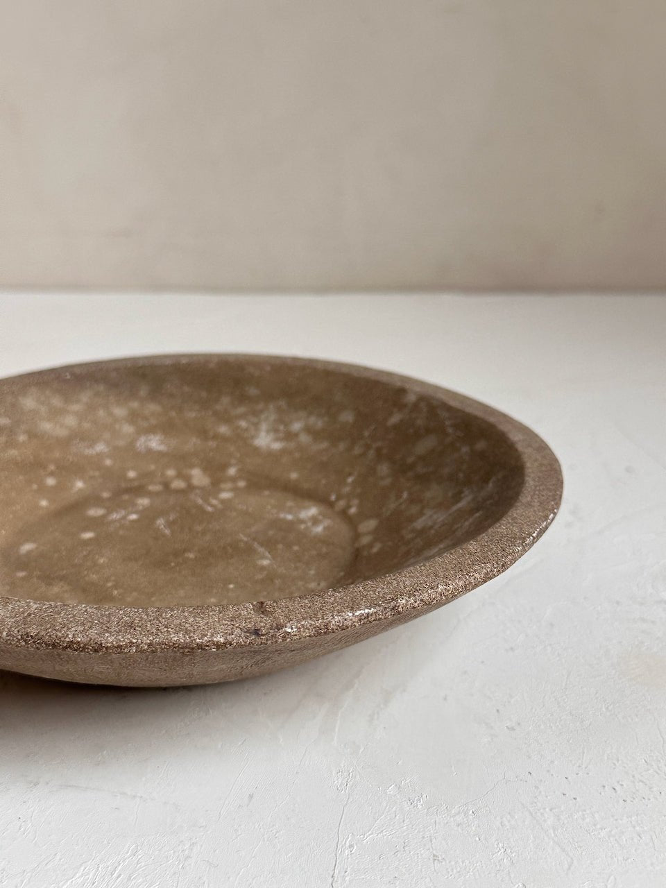 The Corner - Antique Stone plate N° 40 - Table & Kitchenware