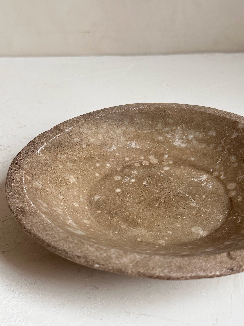 The Corner - Antique Stone plate N° 40 - Table & Kitchenware