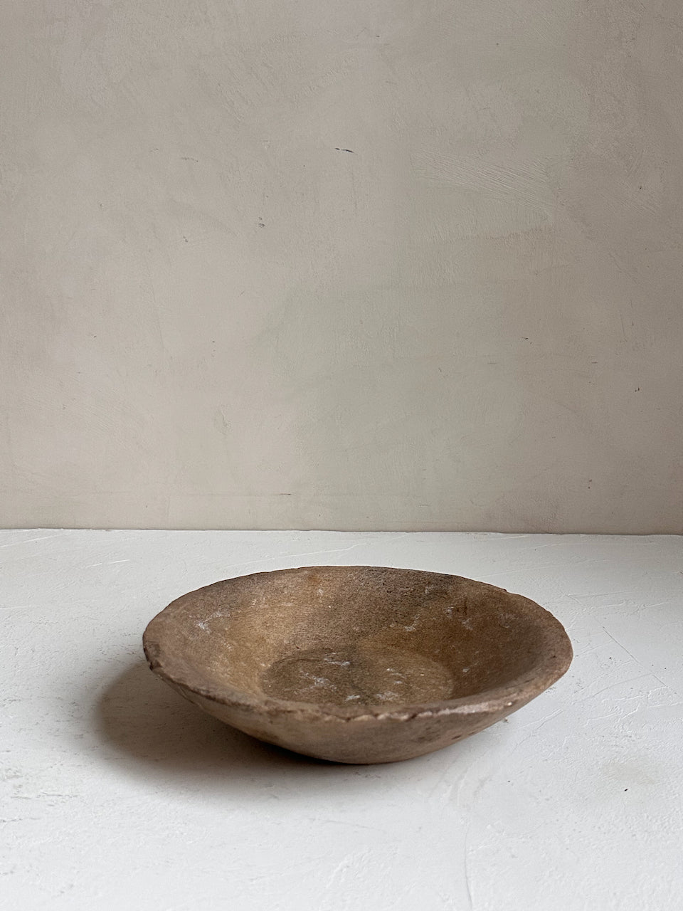 The Corner - Antique Stone plate N° 41 - Table & Kitchenware