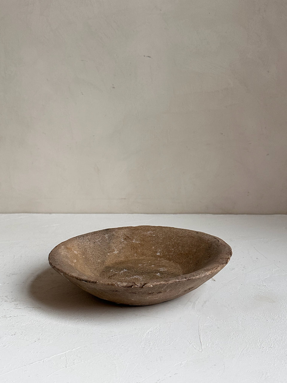 The Corner - Antique Stone plate N° 41 - Table & Kitchenware