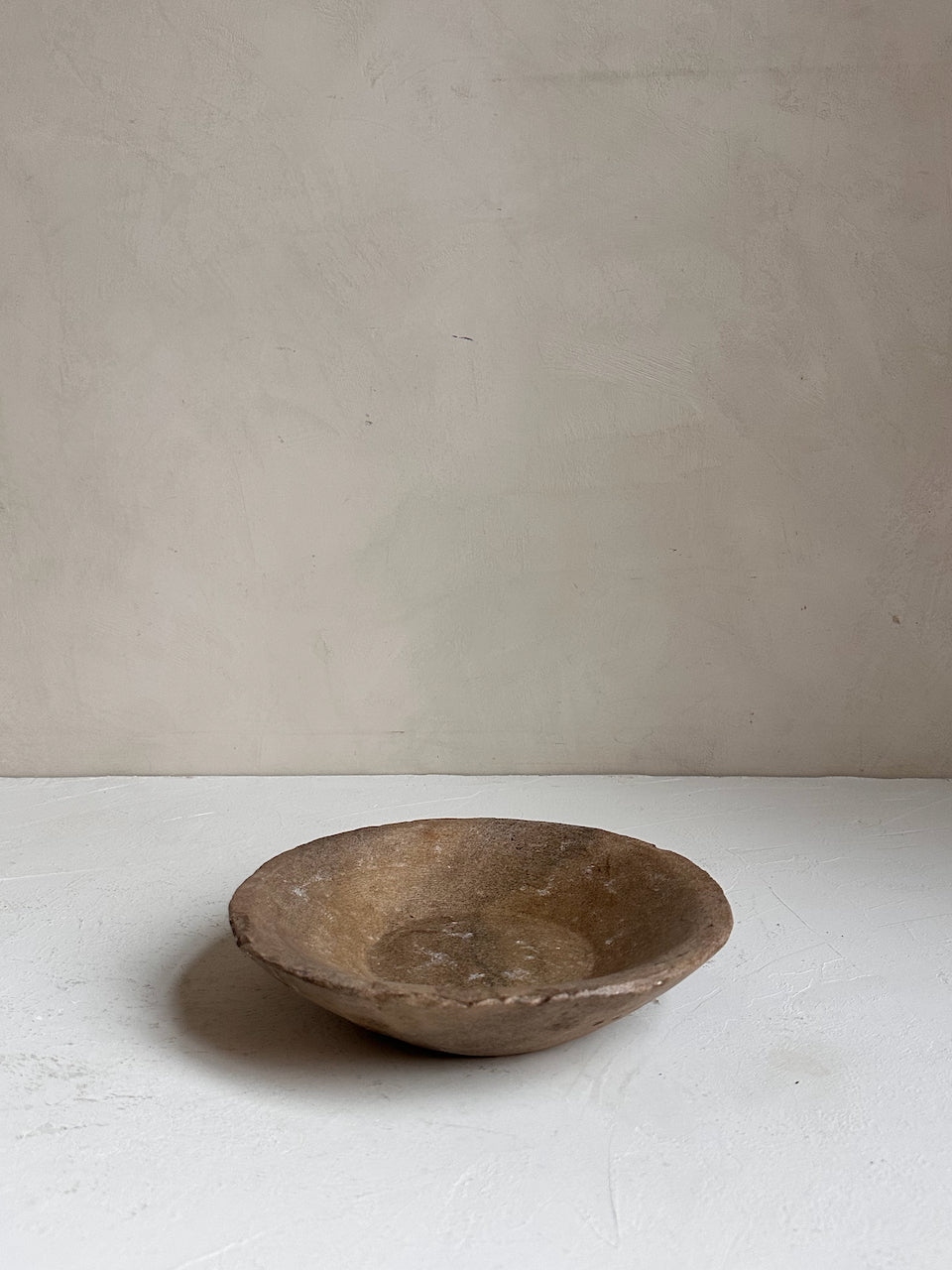 The Corner - Antique Stone plate N° 41 - Table & Kitchenware