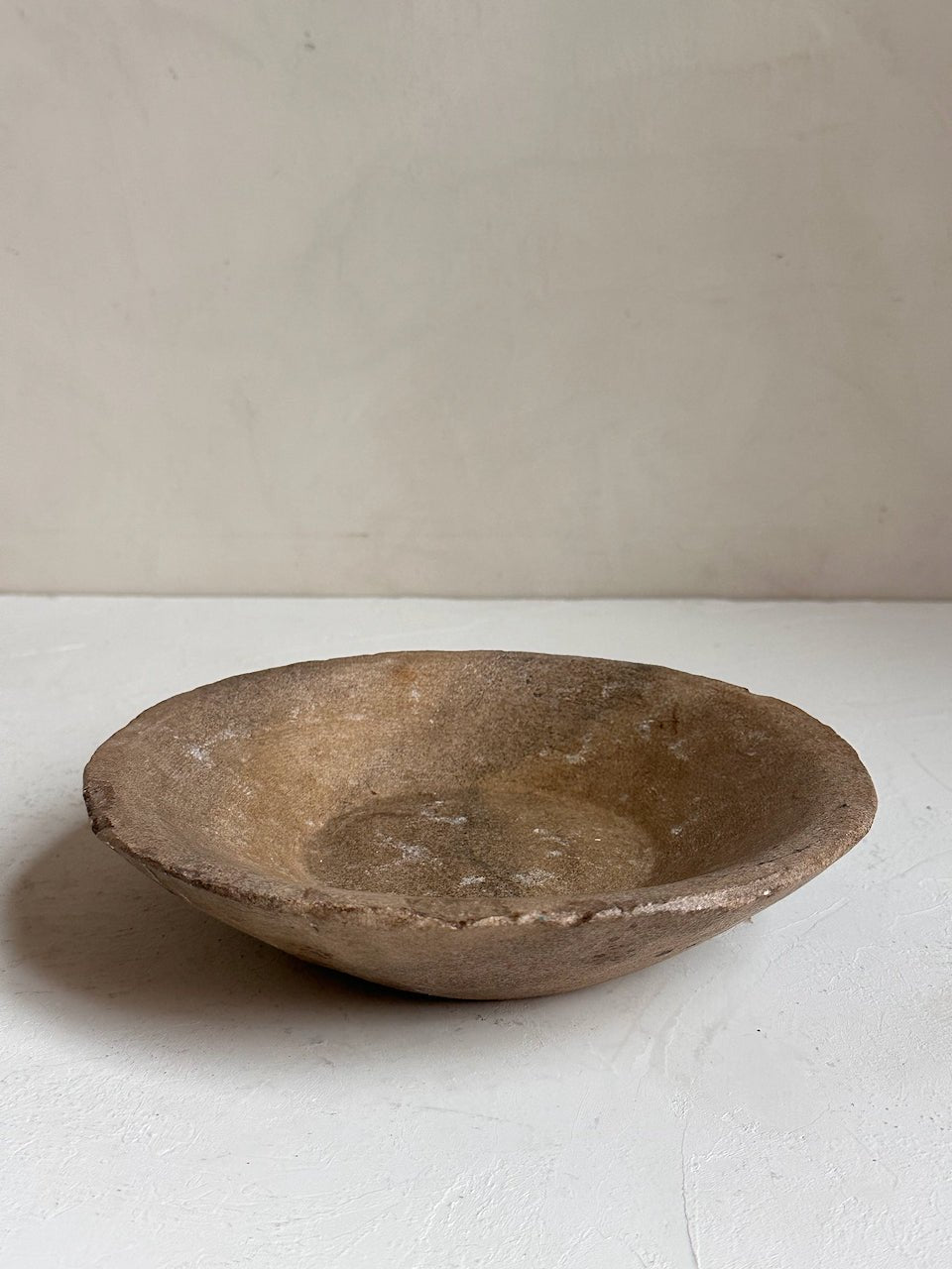 The Corner - Antique Stone plate N° 41 - Table & Kitchenware