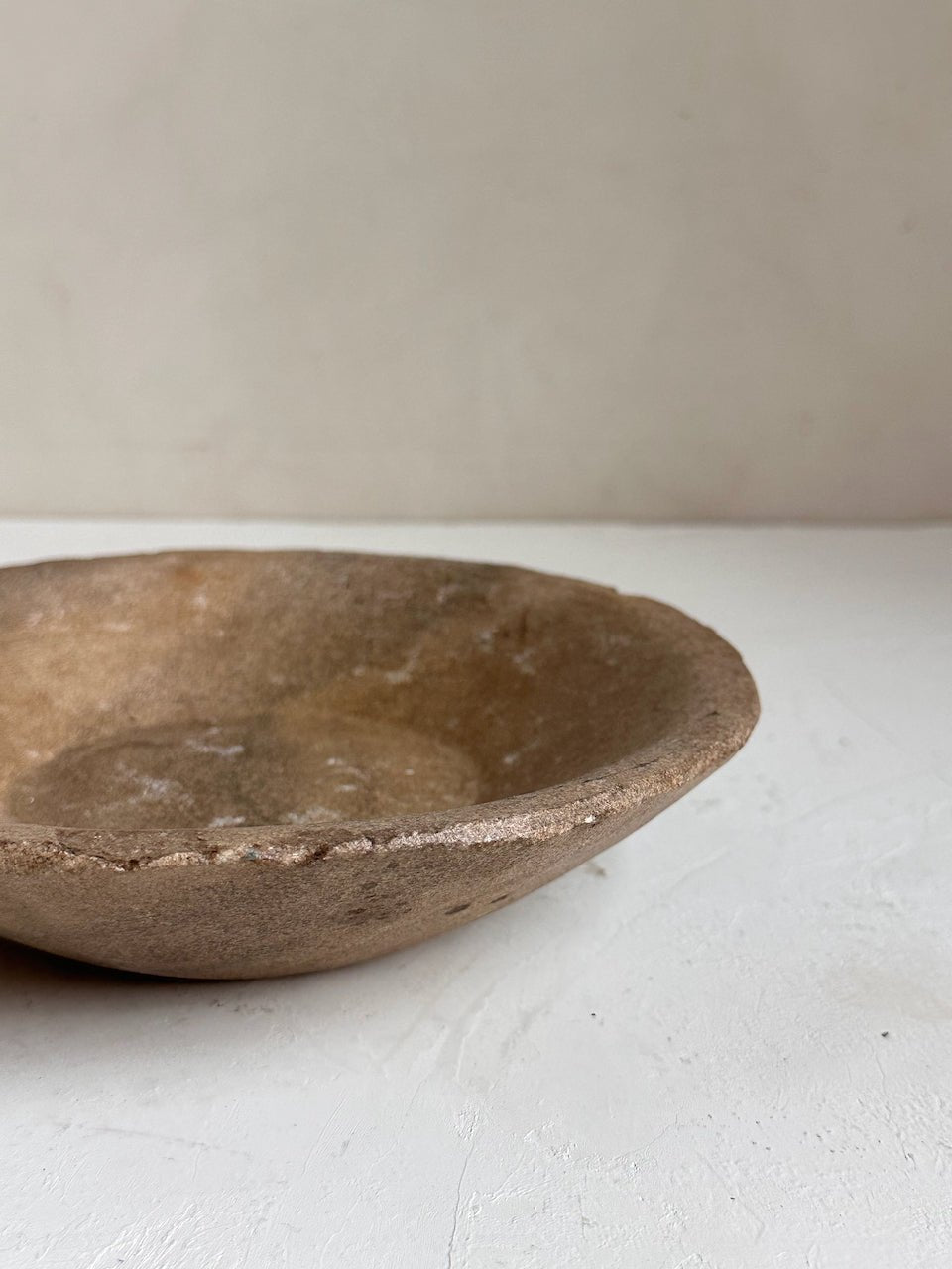 The Corner - Antique Stone plate N° 41 - Table & Kitchenware