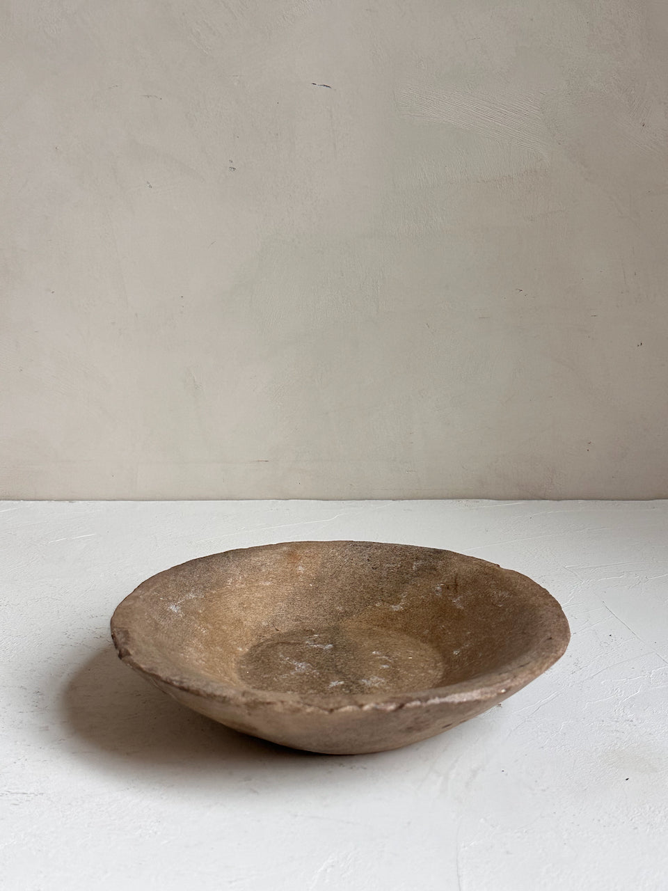 The Corner - Antique Stone plate N° 41 - Table & Kitchenware