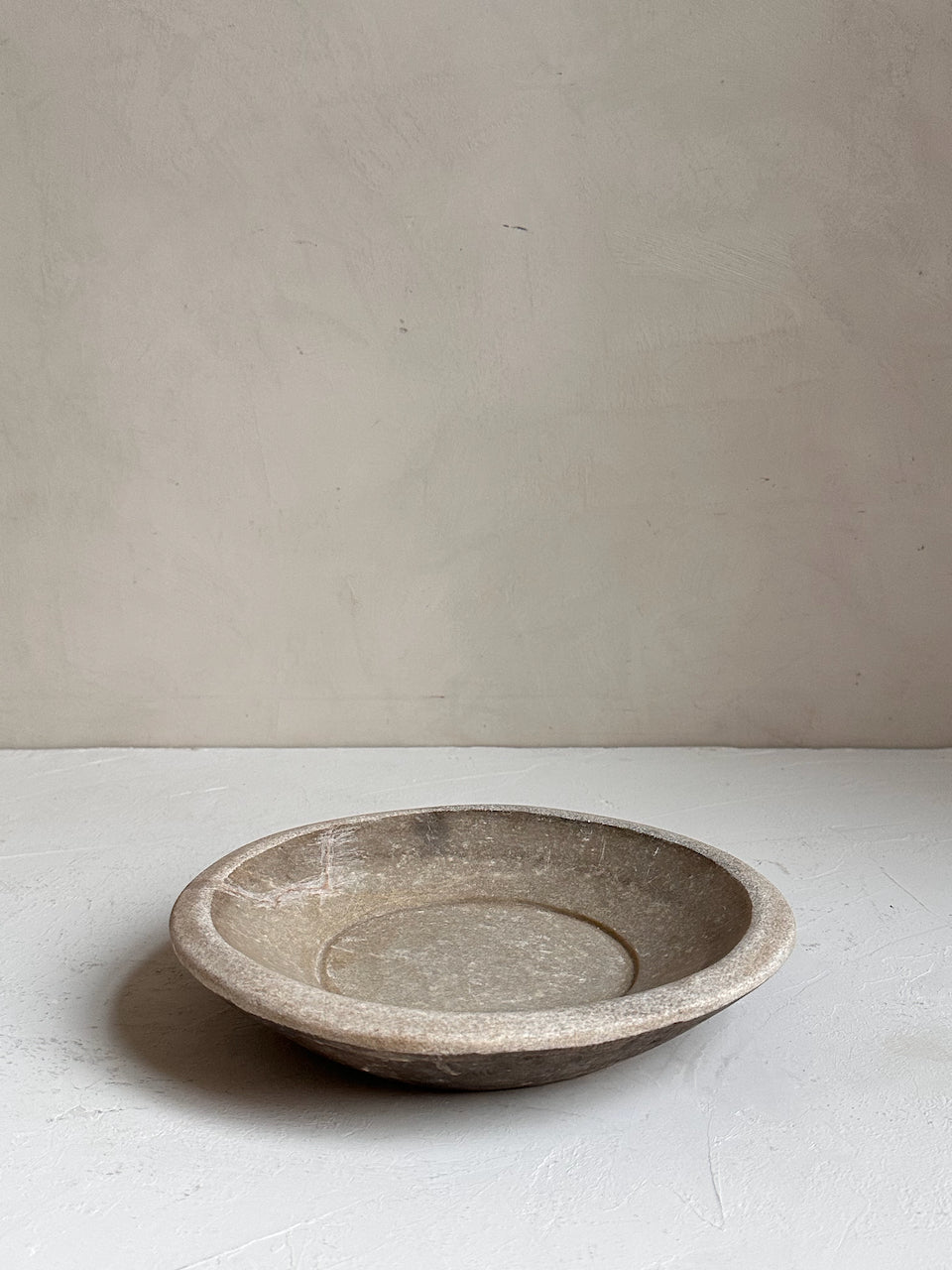The Corner - Antique Stone plate N° 42 - Table & Kitchenware