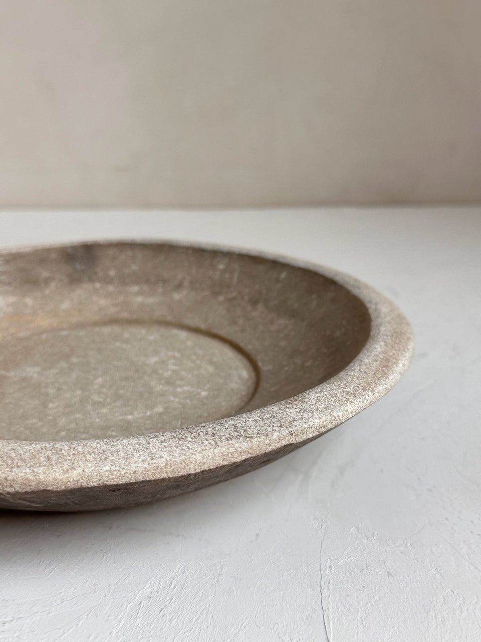 The Corner - Antique Stone plate N° 42 - Table & Kitchenware