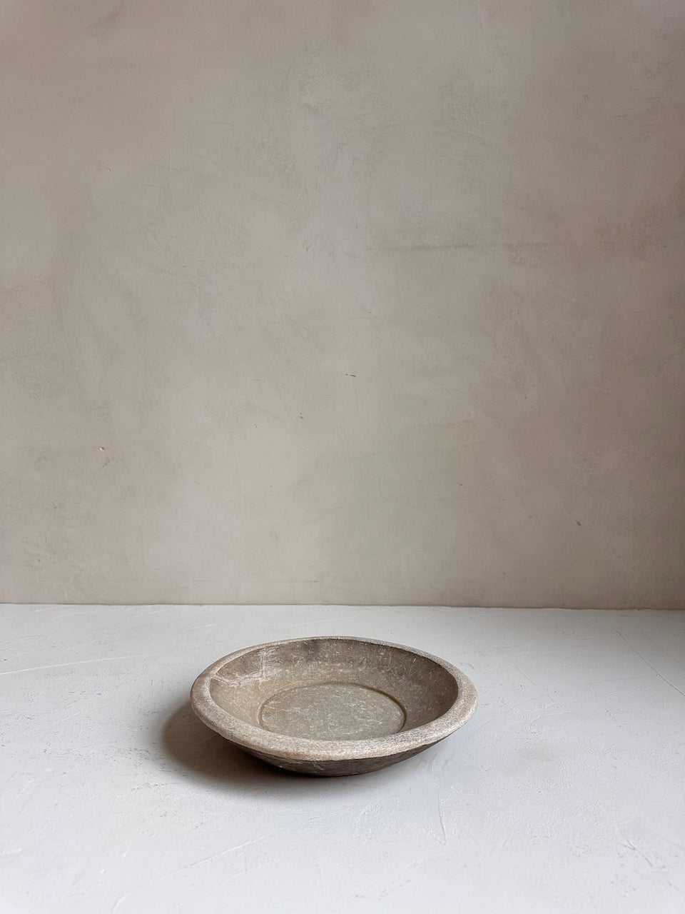 The Corner - Antique Stone plate N° 42 - Table & Kitchenware