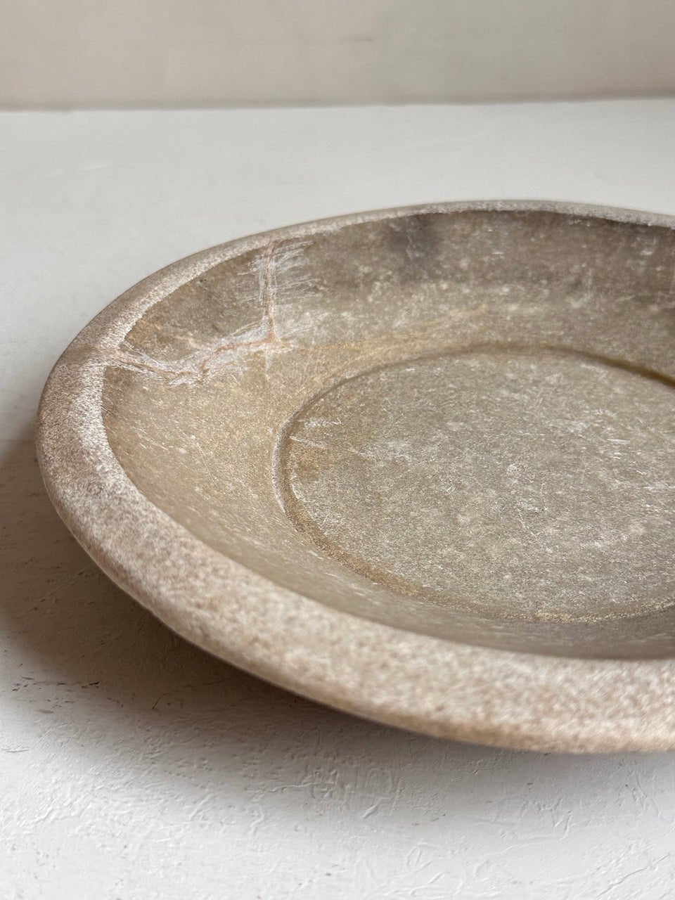 The Corner - Antique Stone plate N° 42 - Table & Kitchenware