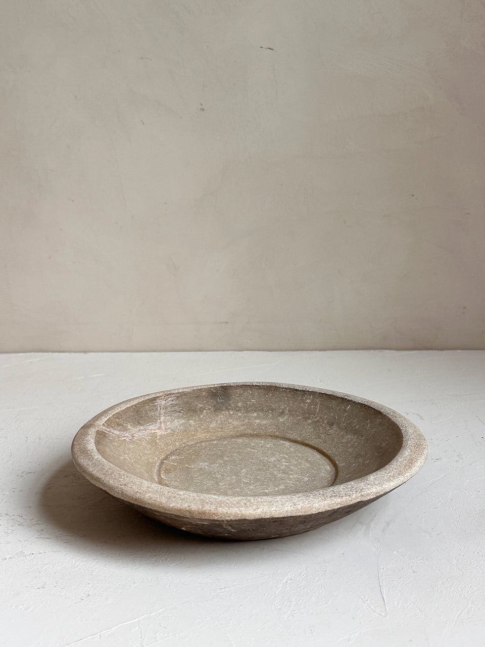 The Corner - Antique Stone plate N° 42 - Table & Kitchenware