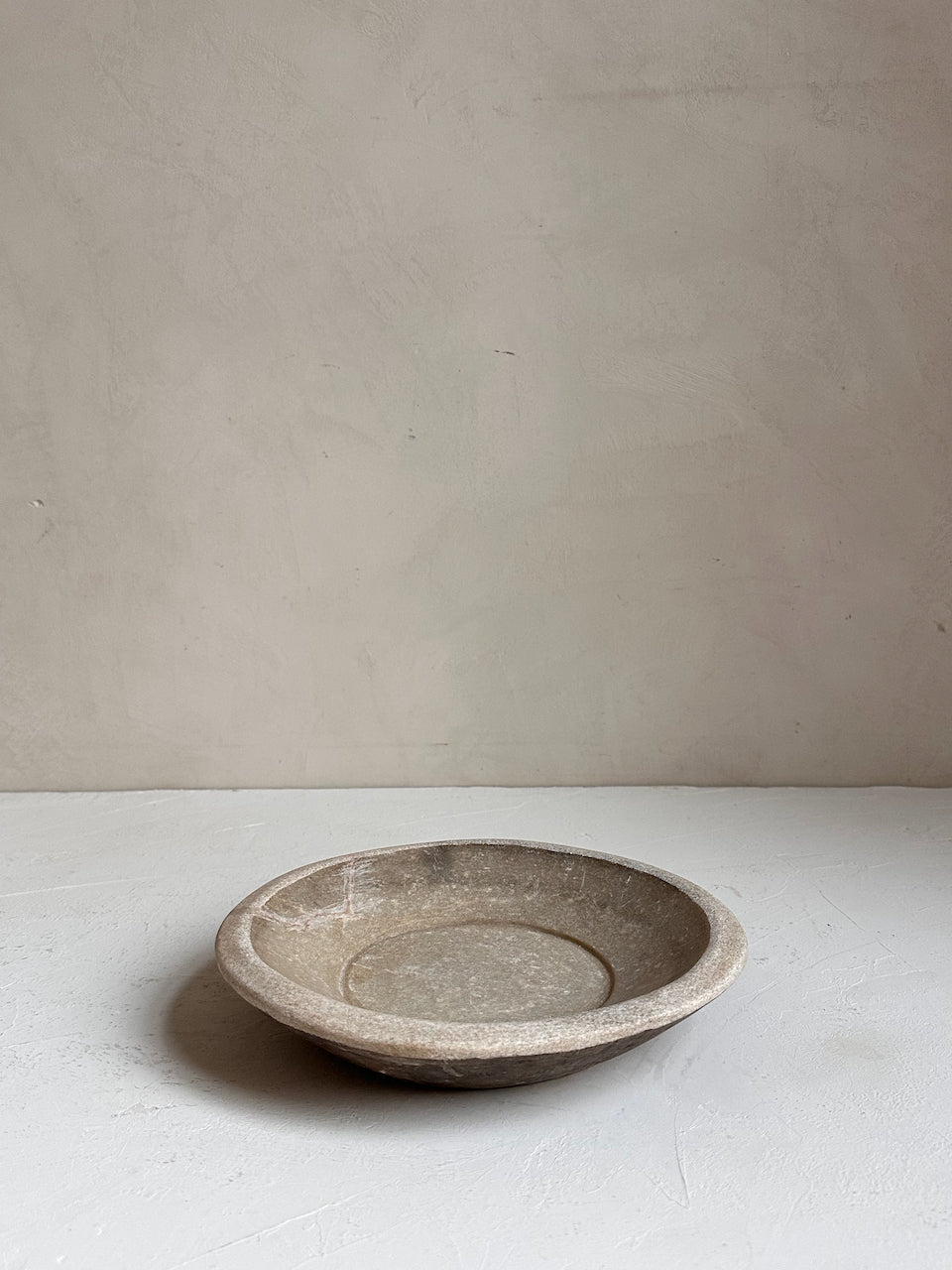 The Corner - Antique Stone plate N° 42 - Table & Kitchenware