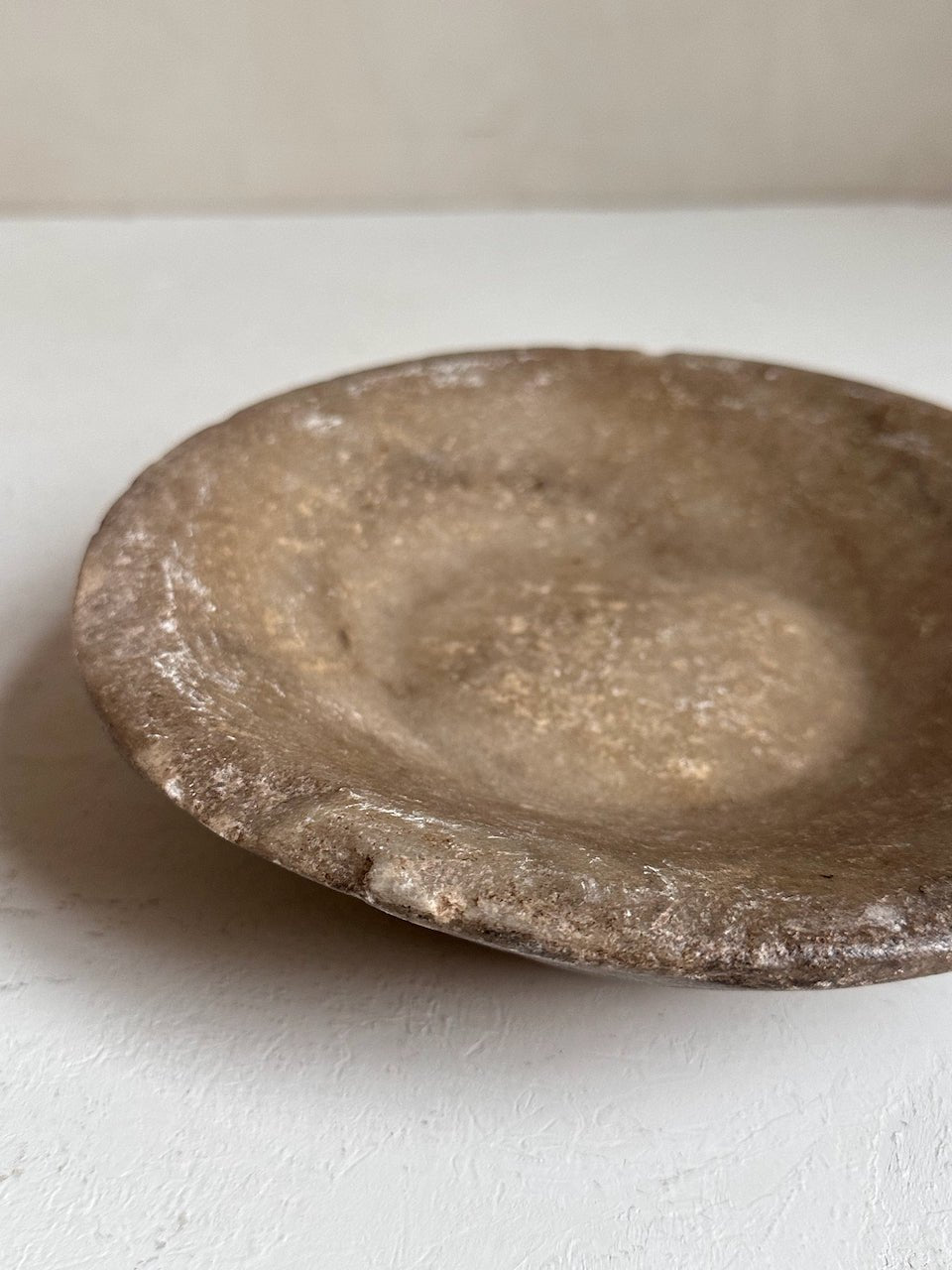 The Corner - Antique Stone plate N° 45 - Table & Kitchenware