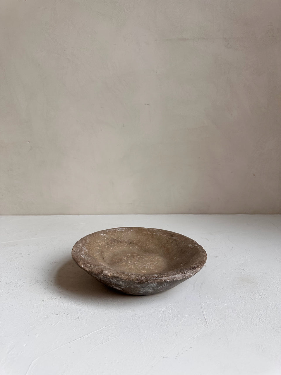 The Corner - Antique Stone plate N° 45 - Table & Kitchenware