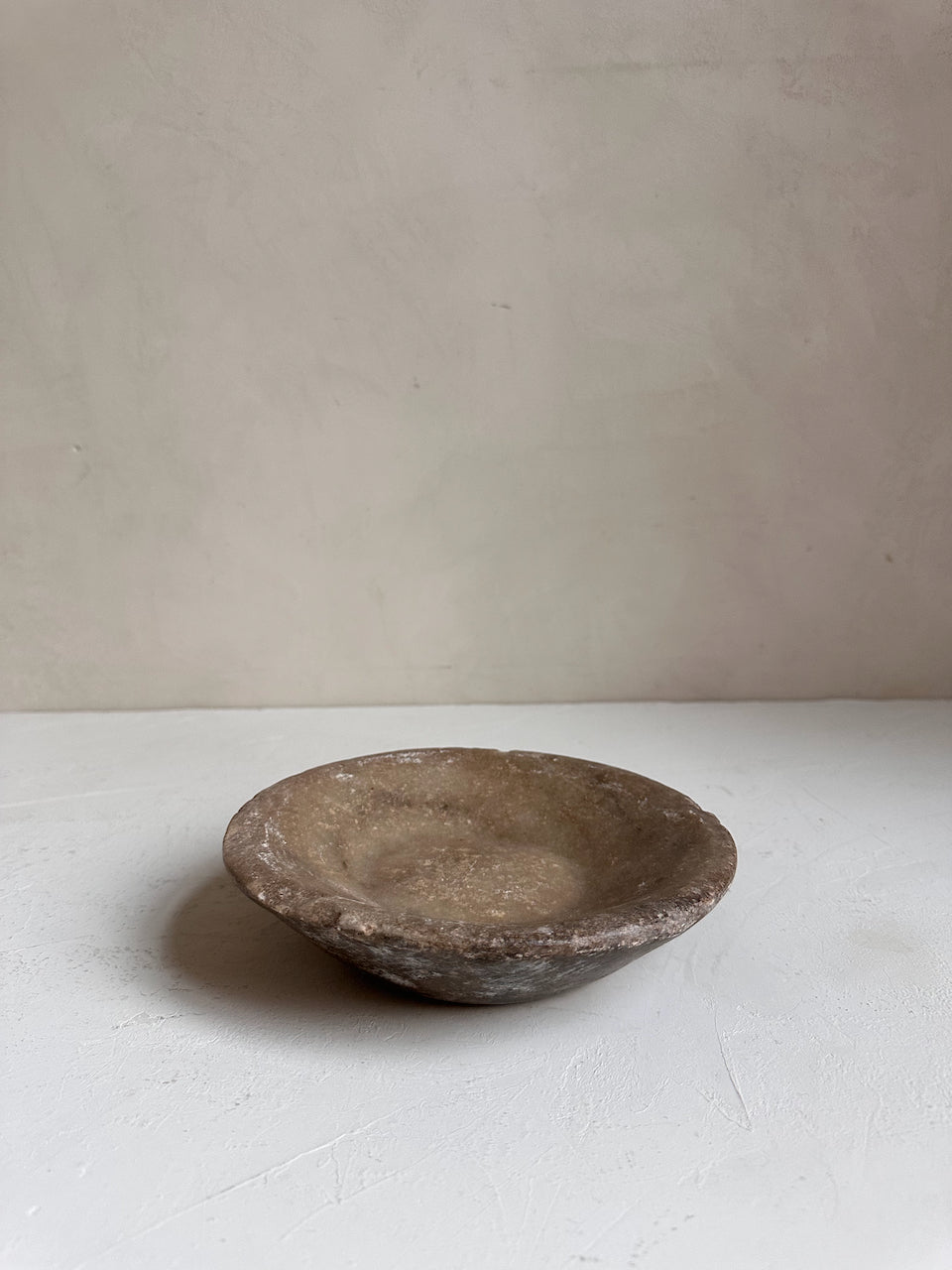 The Corner - Antique Stone plate N° 45 - Table & Kitchenware