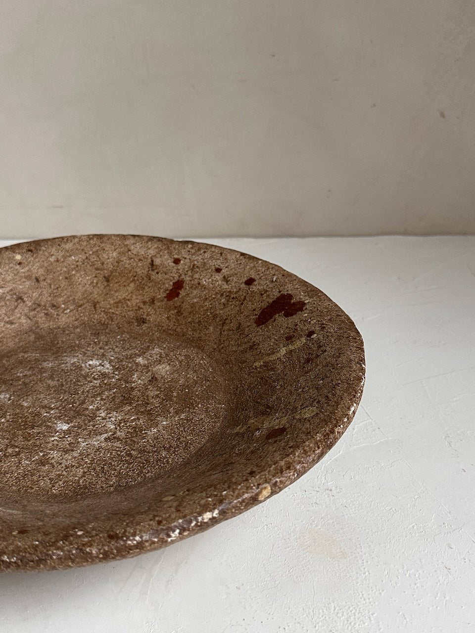 The Corner - Antique Stone plate N°49 - Table & Kitchenware