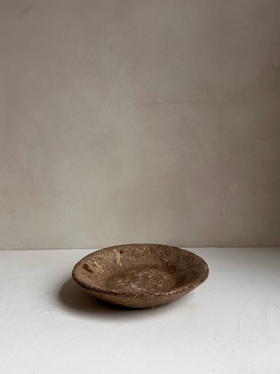 The Corner - Antique Stone plate N°49 - Table & Kitchenware