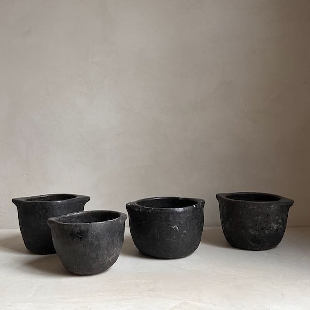 The Corner - Antique stone pot N° 1 - Table & Kitchenware