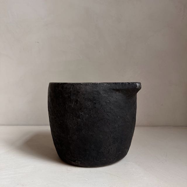 The Corner - Antique stone pot N° 3 - Table & Kitchenware