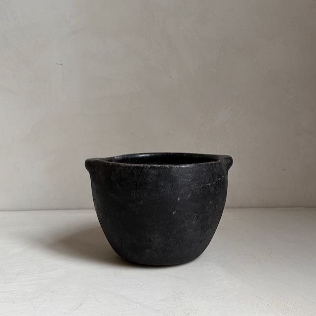 The Corner - Antique stone pot N° 4 - Table & Kitchenware