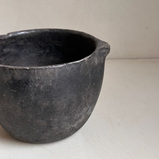 The Corner - Antique stone pot N° 4 - Table & Kitchenware