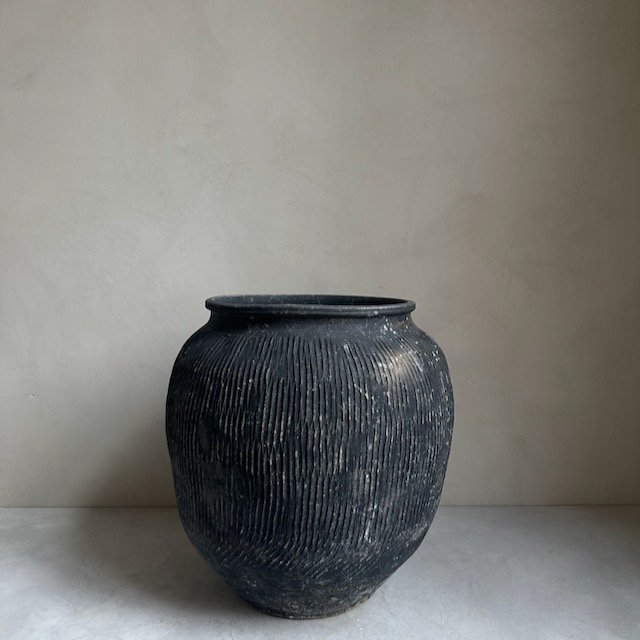 The Corner - Antique vase N° 10 - Pots & Vases