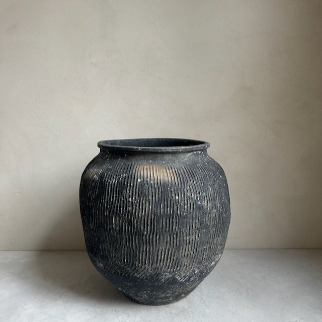 The Corner - Antique vase N° 10 - Pots & Vases