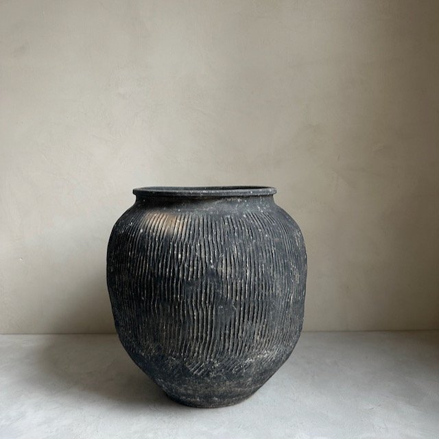 The Corner - Antique vase N° 10 - Pots & Vases