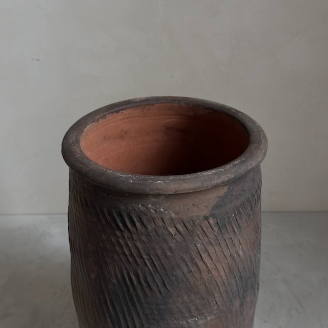 The Corner - Antique vase N° 12 - Pots & Vases