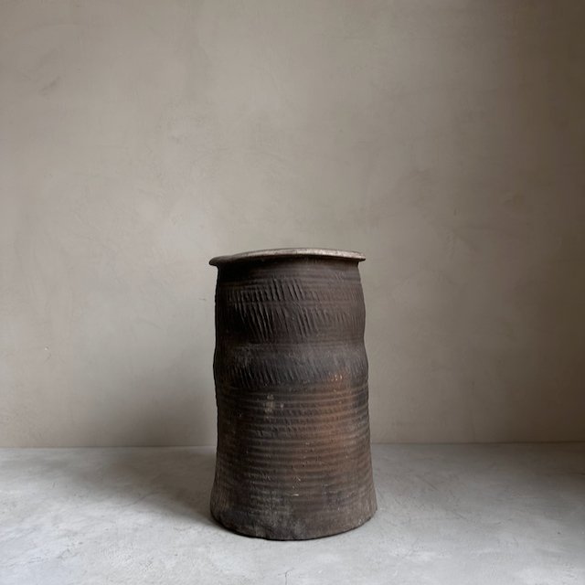 The Corner - Antique vase N° 13 - Pots & Vases