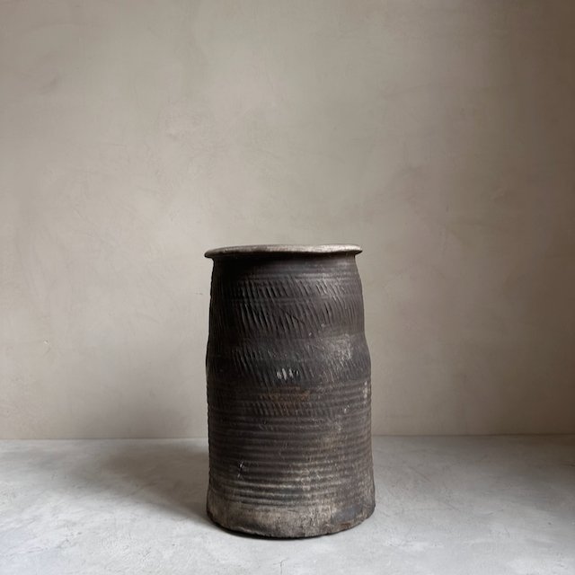 The Corner - Antique vase N° 13 - Pots & Vases