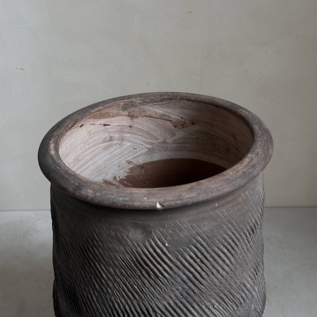 The Corner - Antique vase N° 16 - Pots & Vases