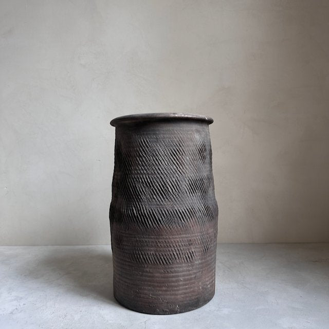 The Corner - Antique vase N° 16 - Pots & Vases