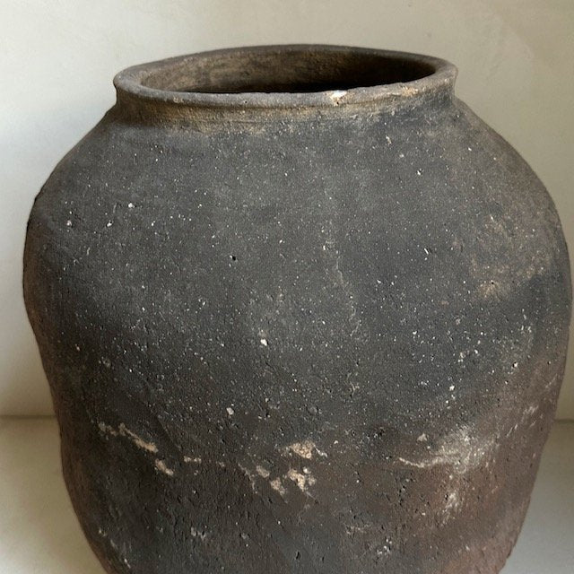The Corner - Antique vase N° 2 - Pots & Vases