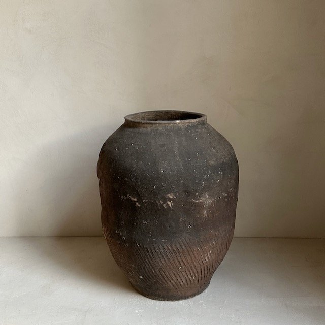 The Corner - Antique vase N° 2 - Pots & Vases