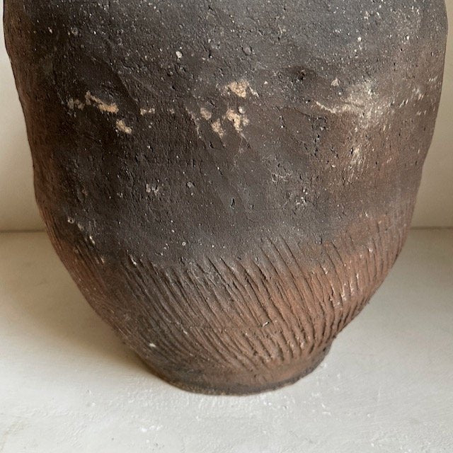 The Corner - Antique vase N° 2 - Pots & Vases