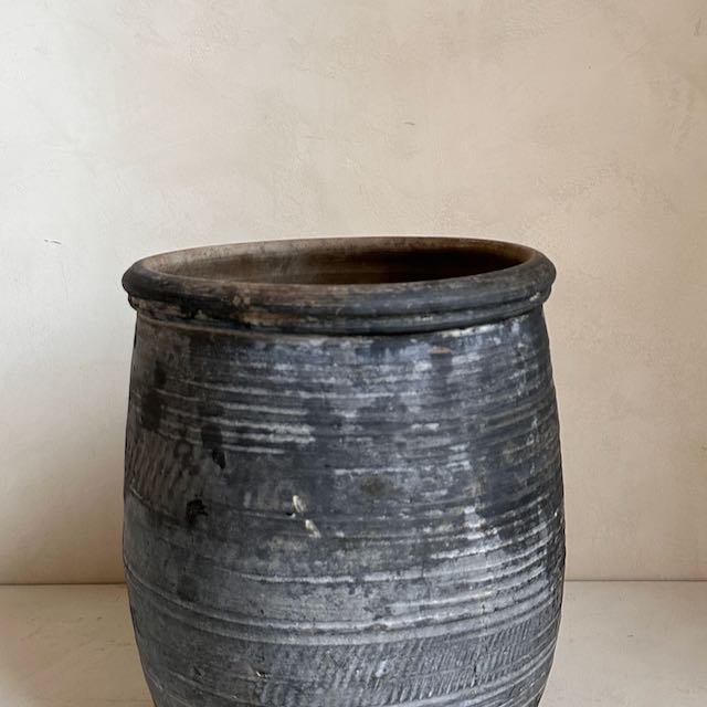 The Corner - Antique vase N° 21 - Pots & Vases