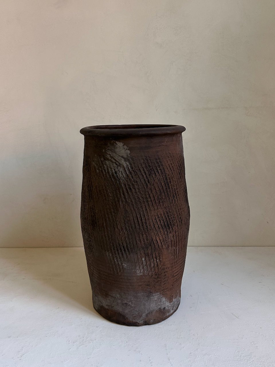 The Corner - Antique vase N° 24 - Pots & Vases