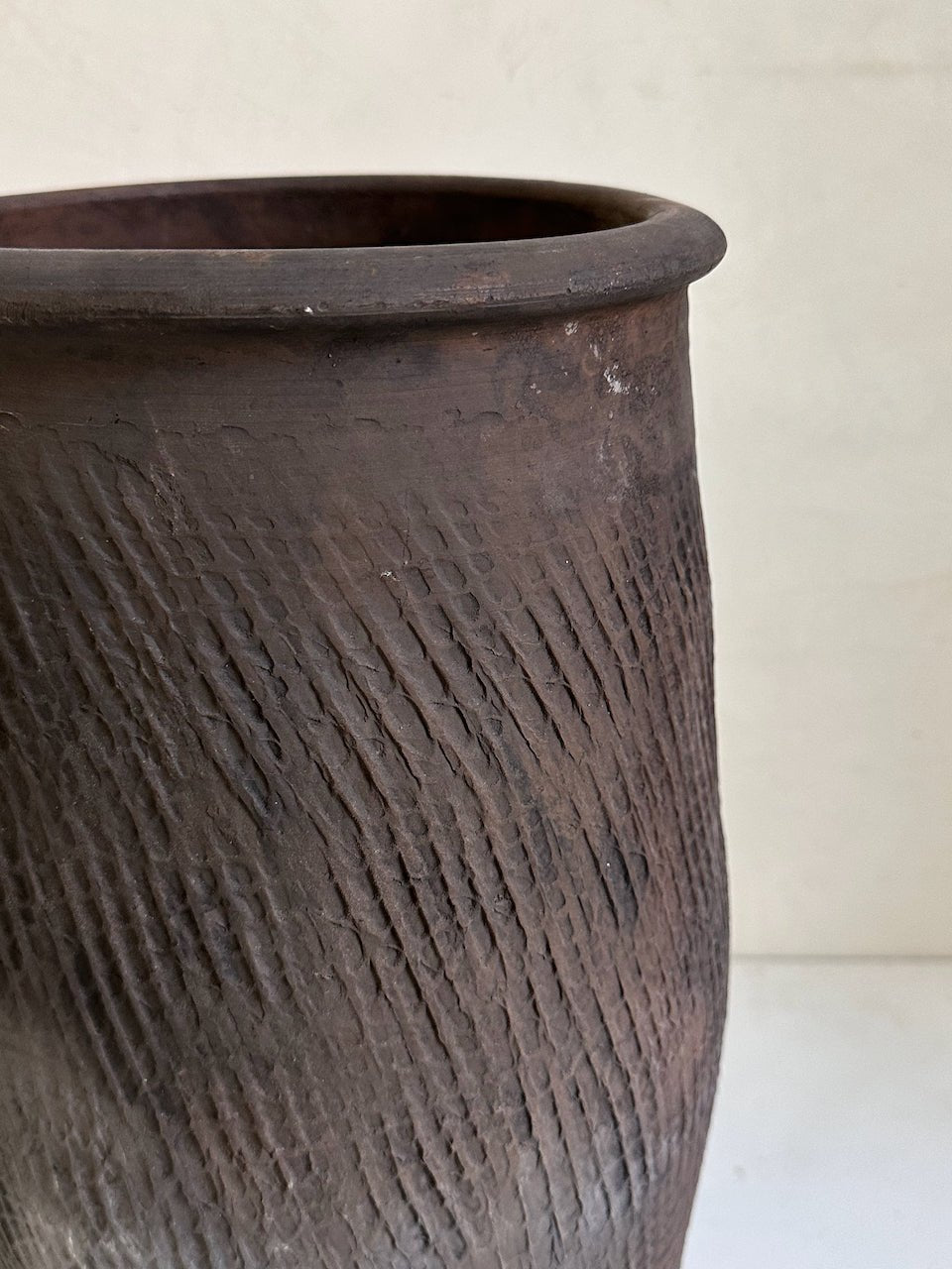 The Corner - Antique vase N° 24 - Pots & Vases